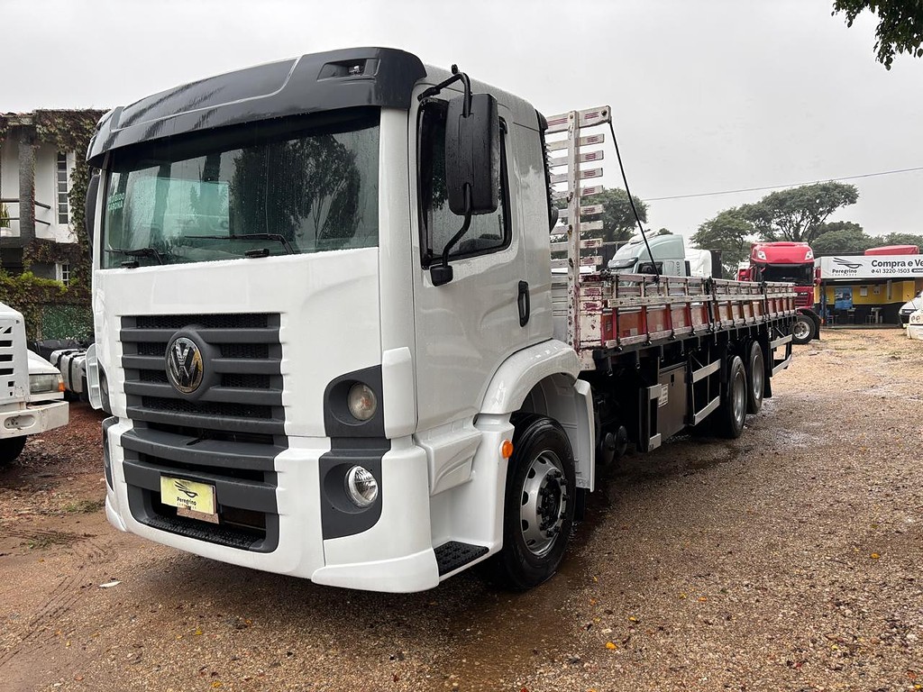 Caminhão VOLKSWAGEN VW 24280 Carroceria ANO 2013