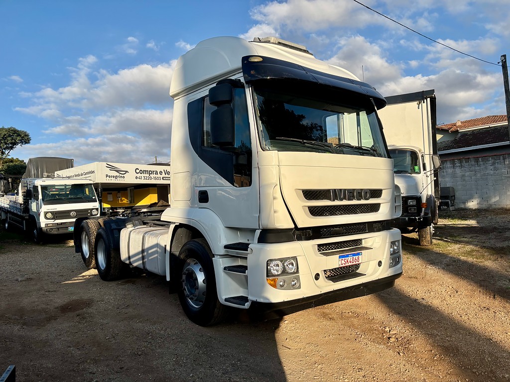 Caminhão IVECO STRALIS 410 Cavalo Mecânico ANO 2010