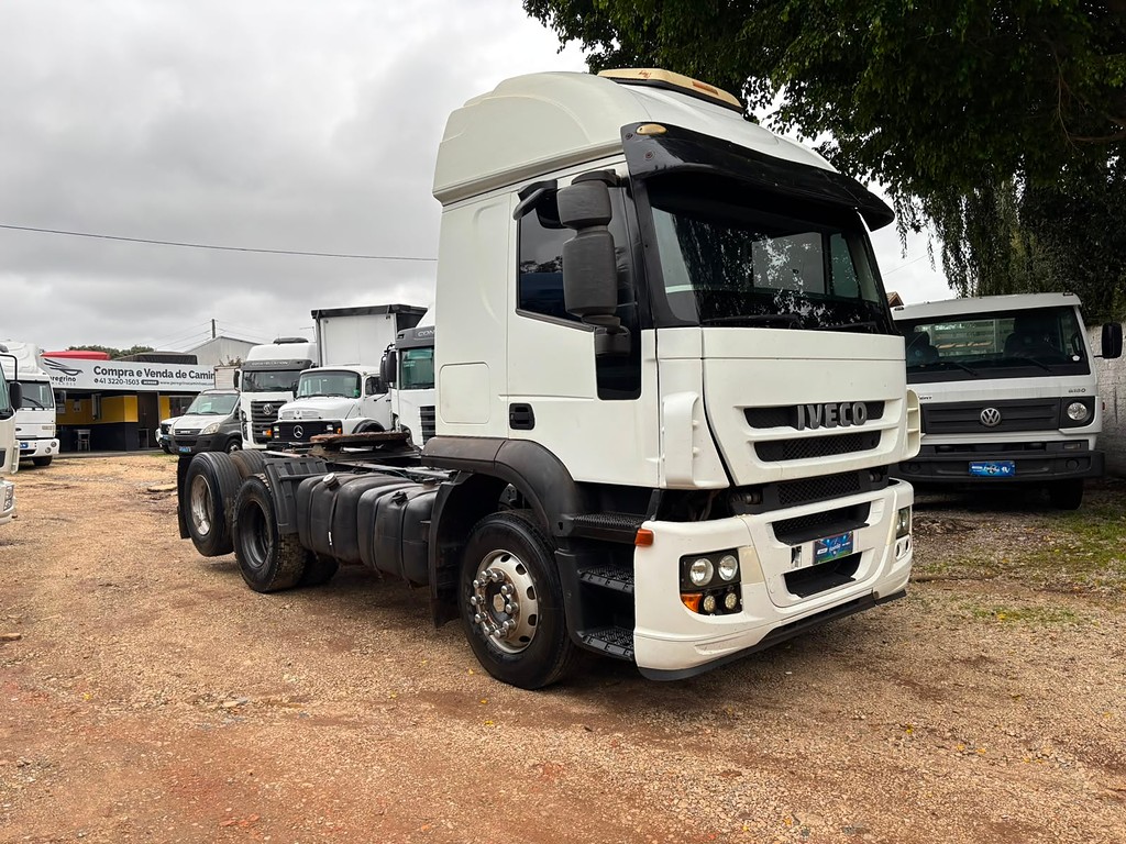 Caminhão IVECO STRALIS 380 Cavalo Mecânico ANO 2012