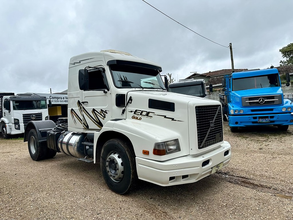 Caminhão VOLVO NL12 360 Cavalo Mecânico ANO 1998