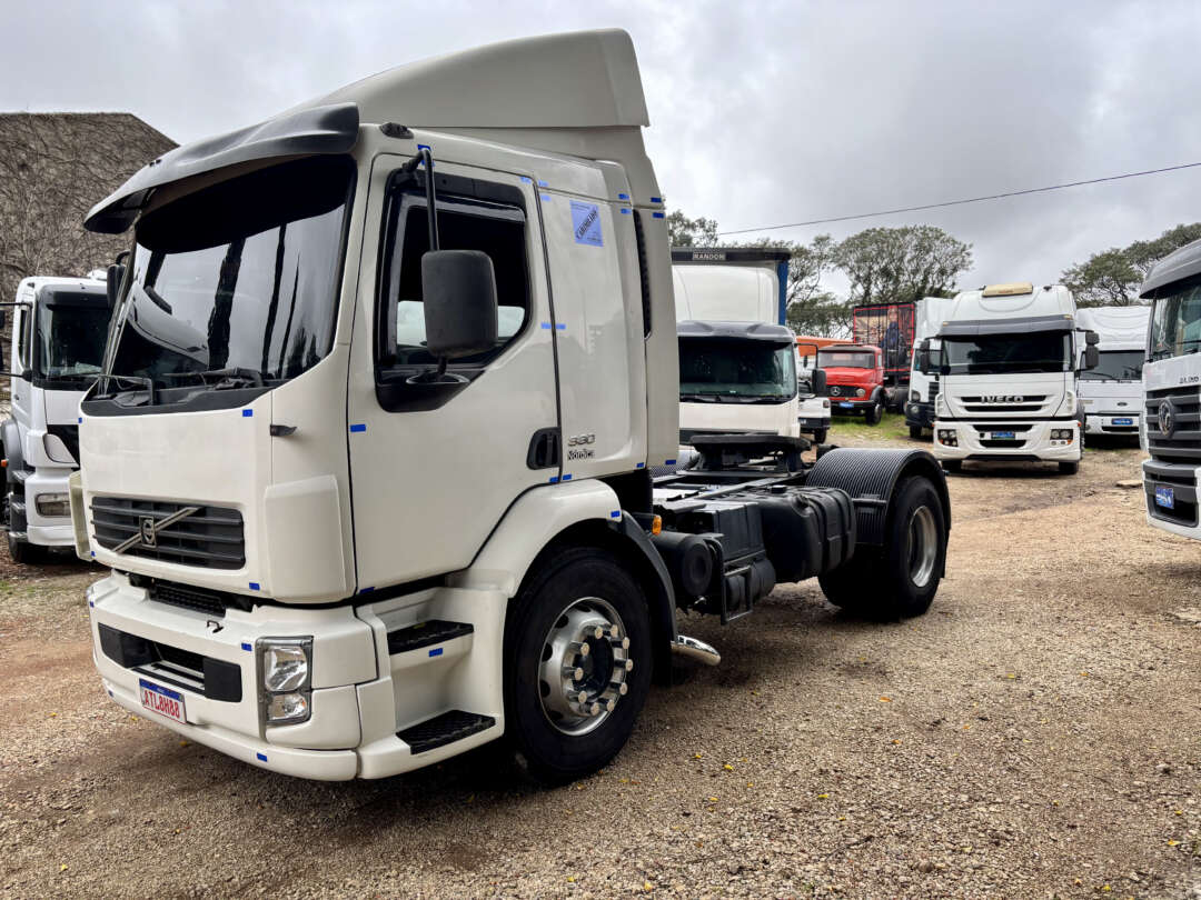 Caminhão VOLVO VM 310 Cavalo Mecânico ANO 2011