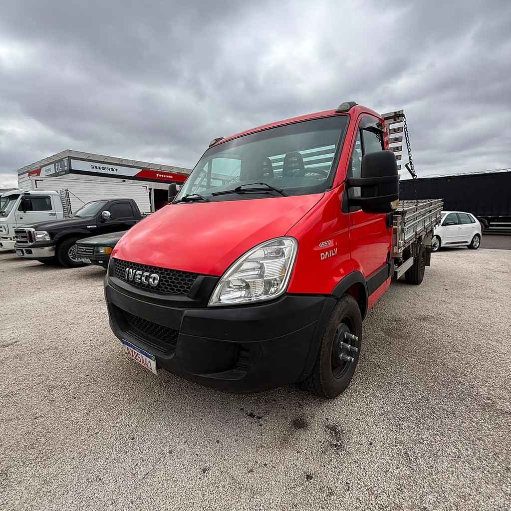 Caminhão IVECO DAILY 45s17 Carroceria ANO 2013