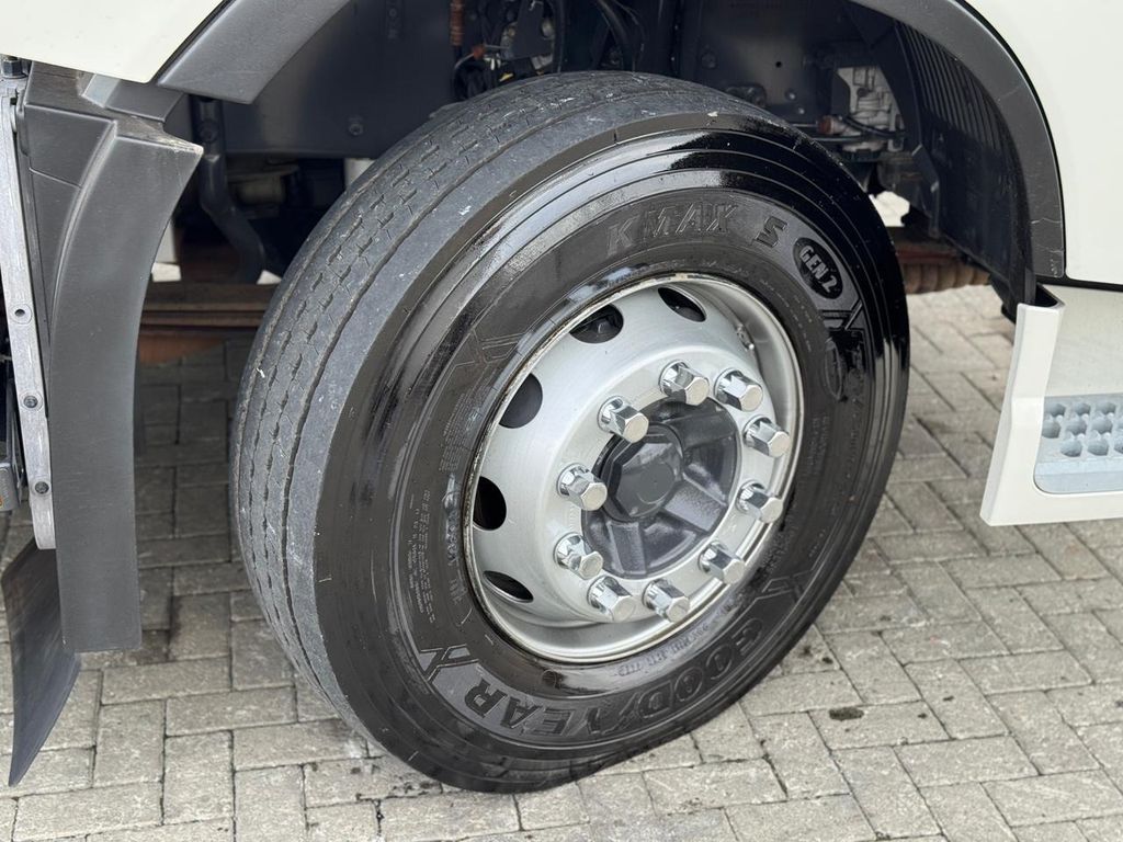 VOLVO FH 420 – 4×2 de TB Trucks Caminhões no Paraná