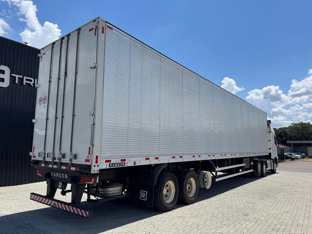 BAÚ RANDON 30 PALETES – 2025 de TB Trucks Caminhões no Paraná