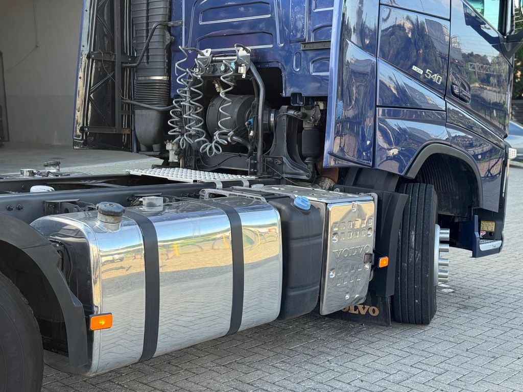 VOLVO FH 540 – 6×4 de TB Trucks Caminhões no Paraná