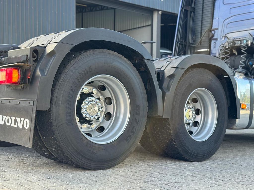 VOLVO FH 540 – 6×4 de TB Trucks Caminhões no Paraná