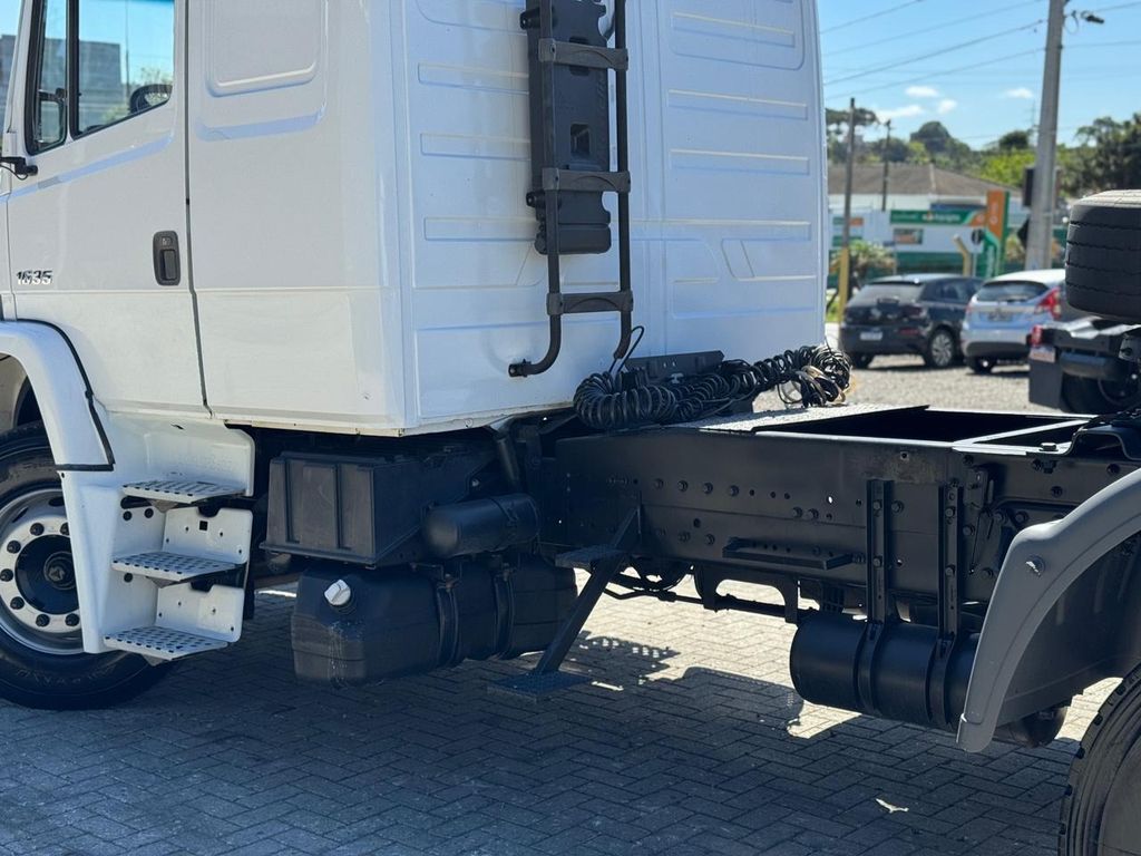 MERCEDES-BENZ Atron 1635 S – 4×2 de TB Trucks Caminhões no Paraná