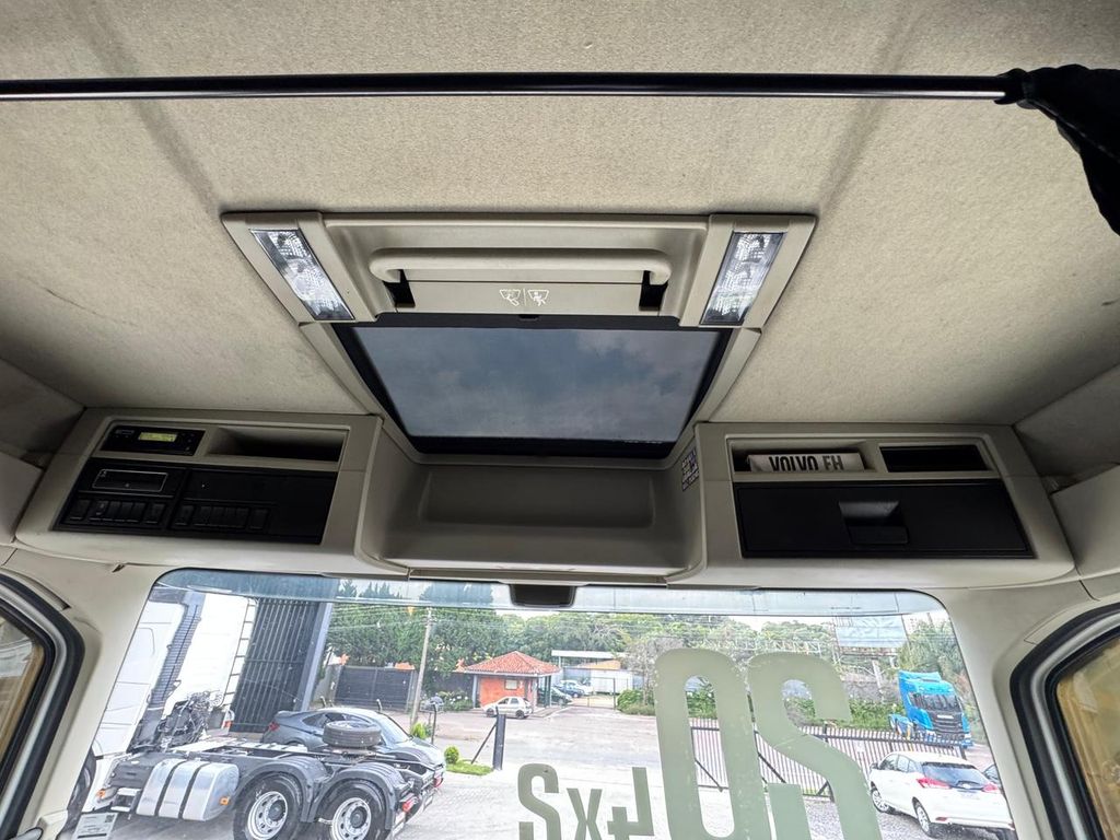 VOLVO FH 420 – 4×2 de TB Trucks Caminhões no Paraná