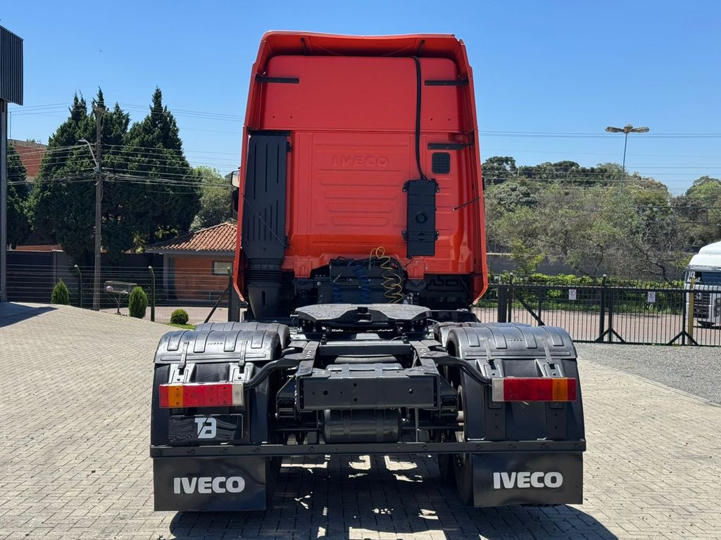 IVECO STRALIS HI-WAY – 6×2 de TB Trucks Caminhões no Paraná