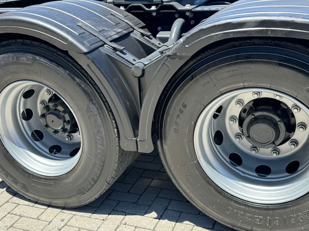 IVECO STRALIS HI-WAY – 6×2 de TB Trucks Caminhões no Paraná