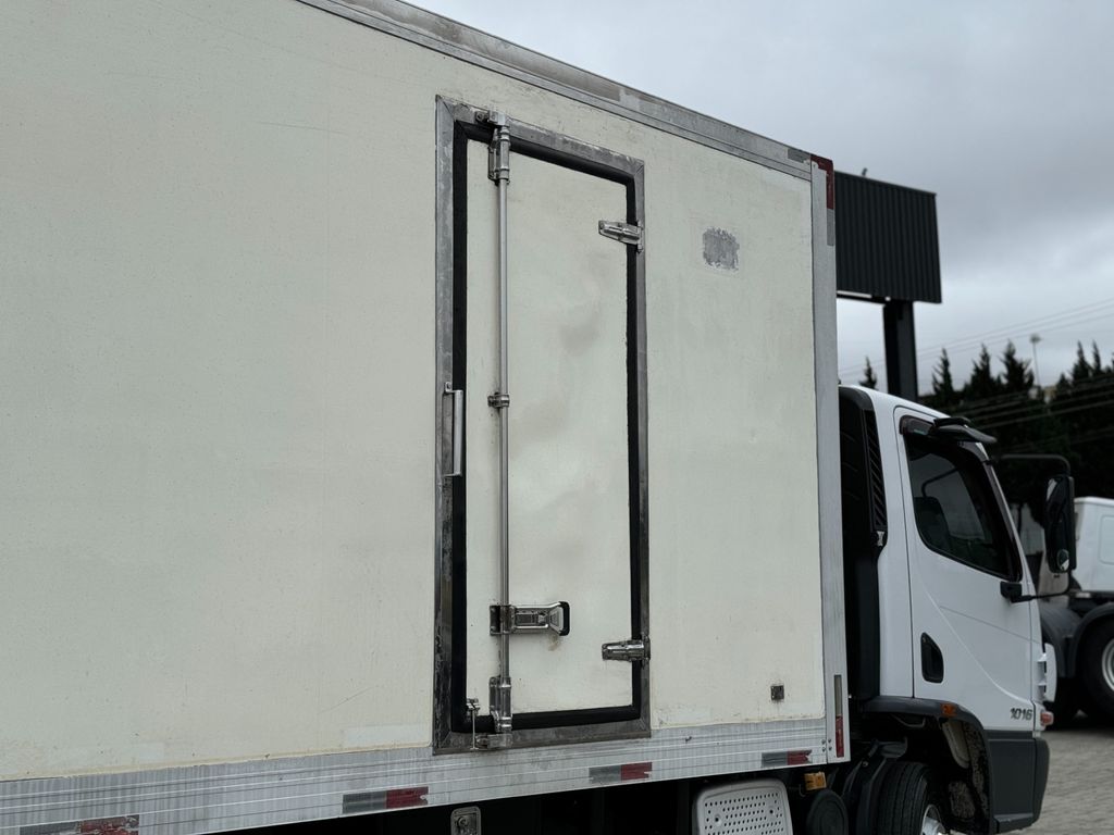 MERCEDES-BENZ Accelo 1016 – 3/4 de TB Trucks Caminhões no Paraná
