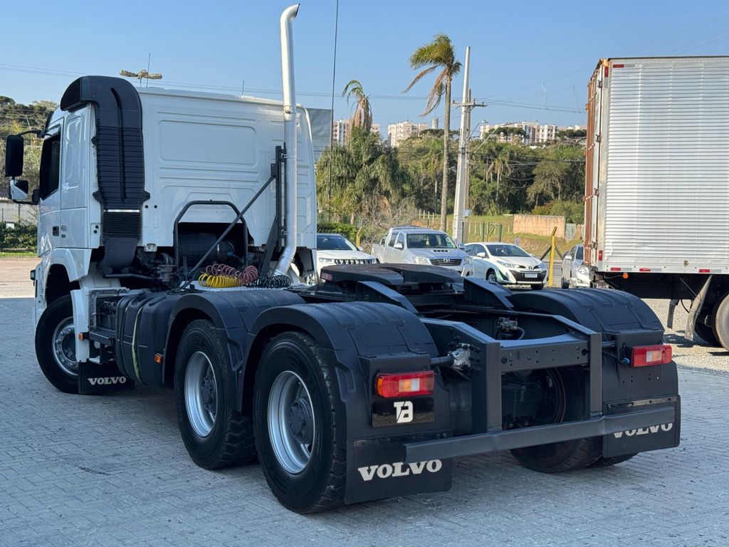 VOLVO FMX 460 – 6×4 de TB Trucks Caminhões no Paraná
