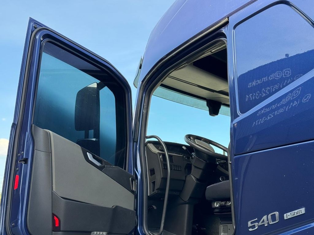 VOLVO FH 540 – 6×4 de TB Trucks Caminhões no Paraná