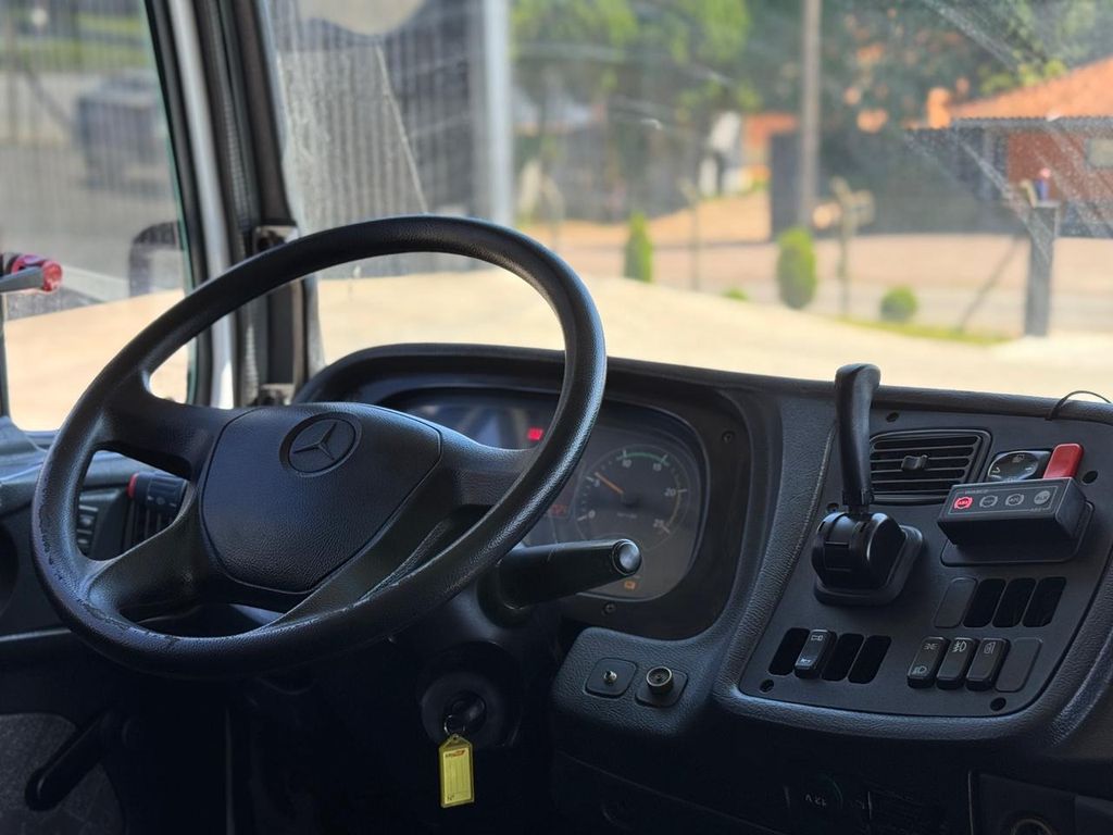 MERCEDES-BENZ Atron 1635 S – 4×2 de TB Trucks Caminhões no Paraná