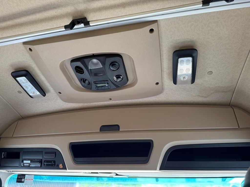 Mercedes-Benz New Actros 2651 – 6×4 de TB Trucks Caminhões no Paraná