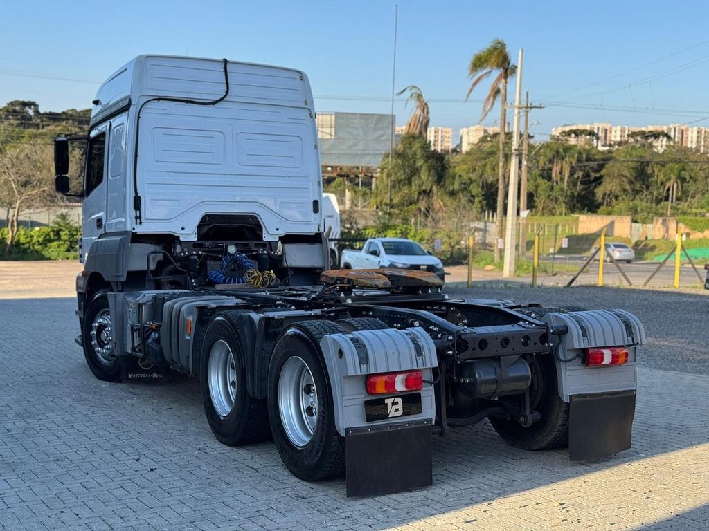 MERCEDES-BENZ Axor 2644 – 6×4 de TB Trucks Caminhões no Paraná