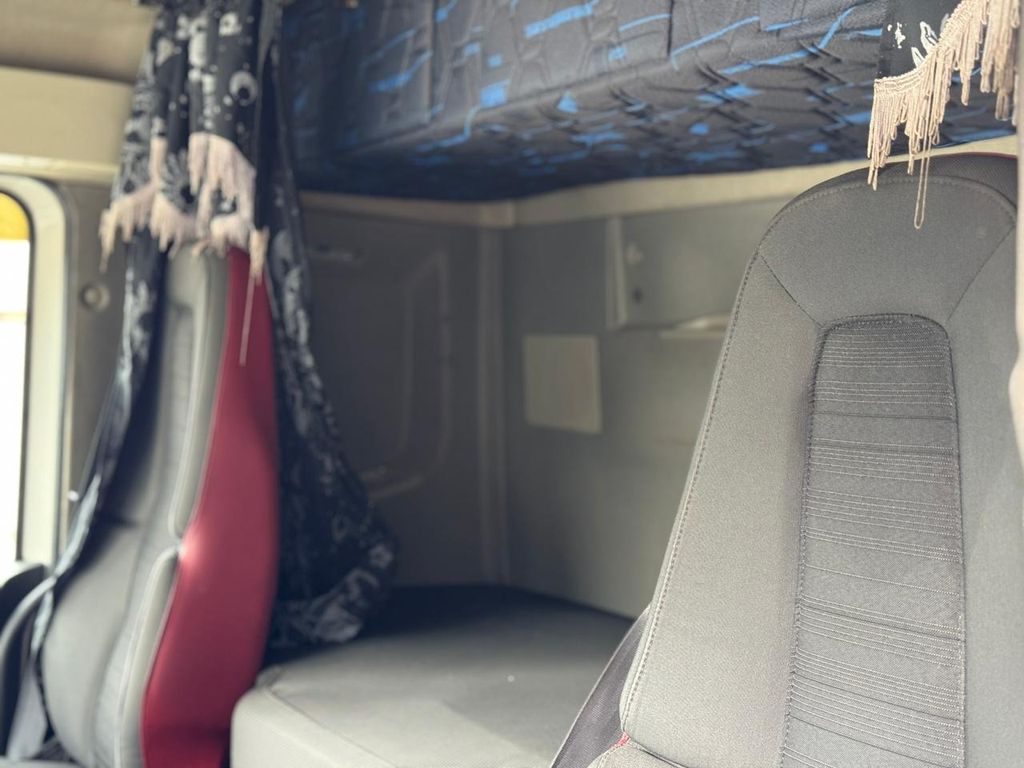 VOLVO FH 420 – 4×2 de TB Trucks Caminhões no Paraná