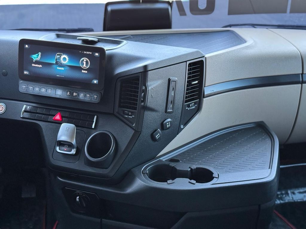 Mercedes-Benz New Actros 2651 – 6×4 de TB Trucks Caminhões no Paraná