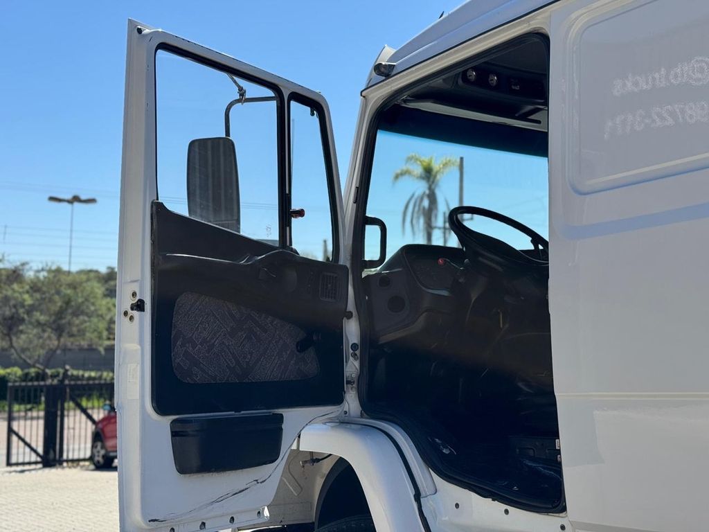 MERCEDES-BENZ Atron 1635 S – 4×2 de TB Trucks Caminhões no Paraná