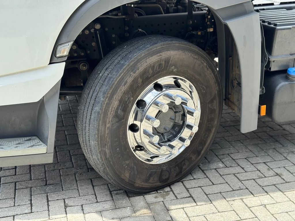 Mercedes-Benz New Actros 2651 – 6×4 de TB Trucks Caminhões no Paraná