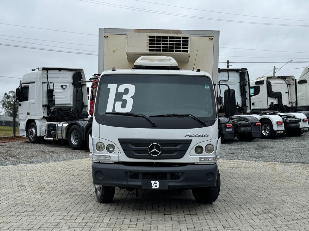 MERCEDES-BENZ Accelo 1016 – 3/4 de TB Trucks Caminhões no Paraná