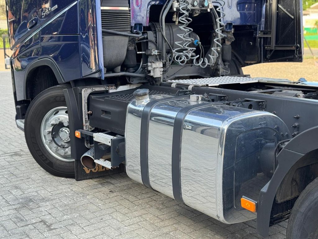 VOLVO FH 540 – 6×4 de TB Trucks Caminhões no Paraná