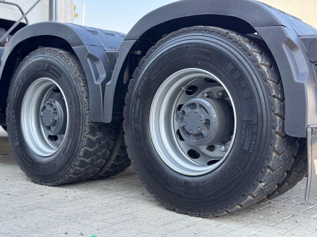 VOLVO FMX 460 – 6×4 de TB Trucks Caminhões no Paraná