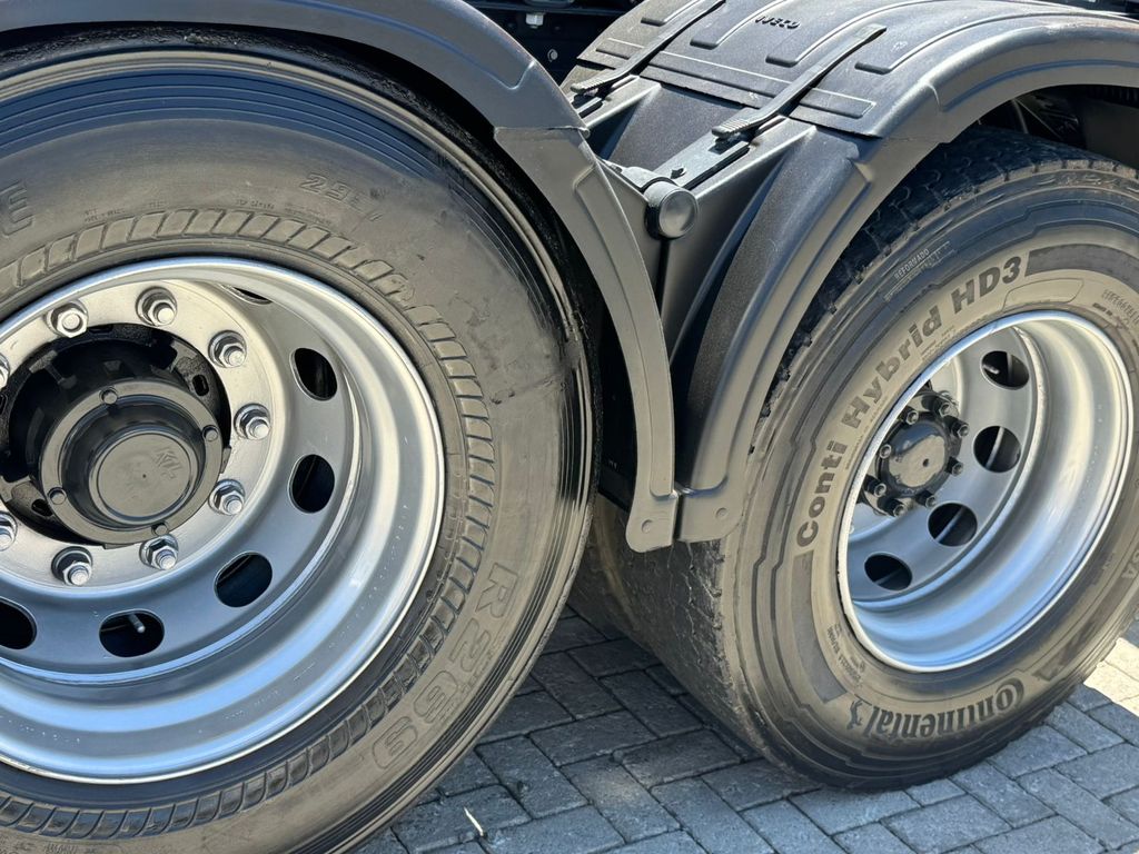 IVECO STRALIS HI-WAY – 6×2 de TB Trucks Caminhões no Paraná