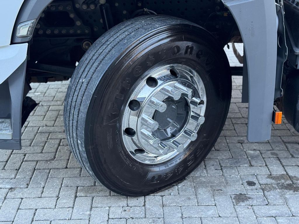 Mercedes-Benz New Actros 2651 – 6×4 de TB Trucks Caminhões no Paraná