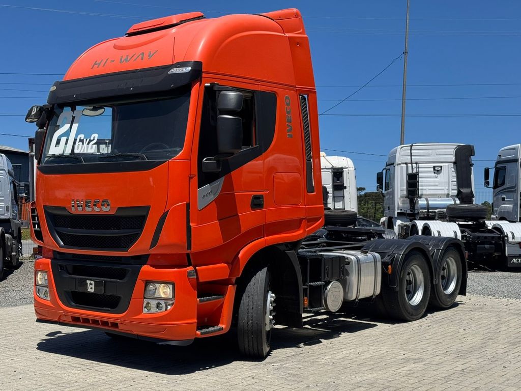 IVECO STRALIS HI-WAY – 6×2 de TB Trucks Caminhões no Paraná