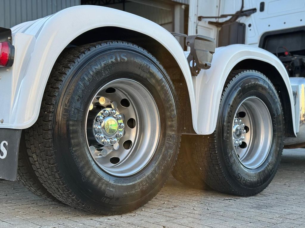 Mercedes-Benz New Actros 2651 – 6×4 de TB Trucks Caminhões no Paraná