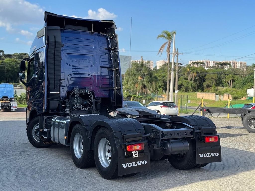VOLVO FH 540 – 6×4 de TB Trucks Caminhões no Paraná
