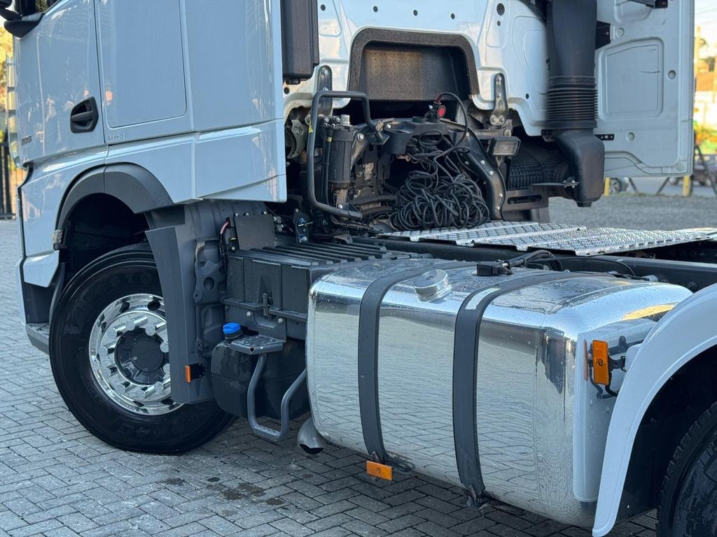 Mercedes-Benz New Actros 2651 – 6×4 de TB Trucks Caminhões no Paraná