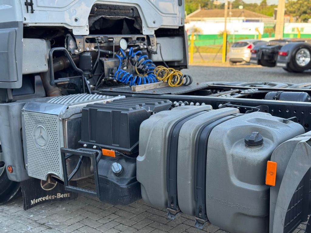 MERCEDES-BENZ Axor 2644 – 6×4 de TB Trucks Caminhões no Paraná