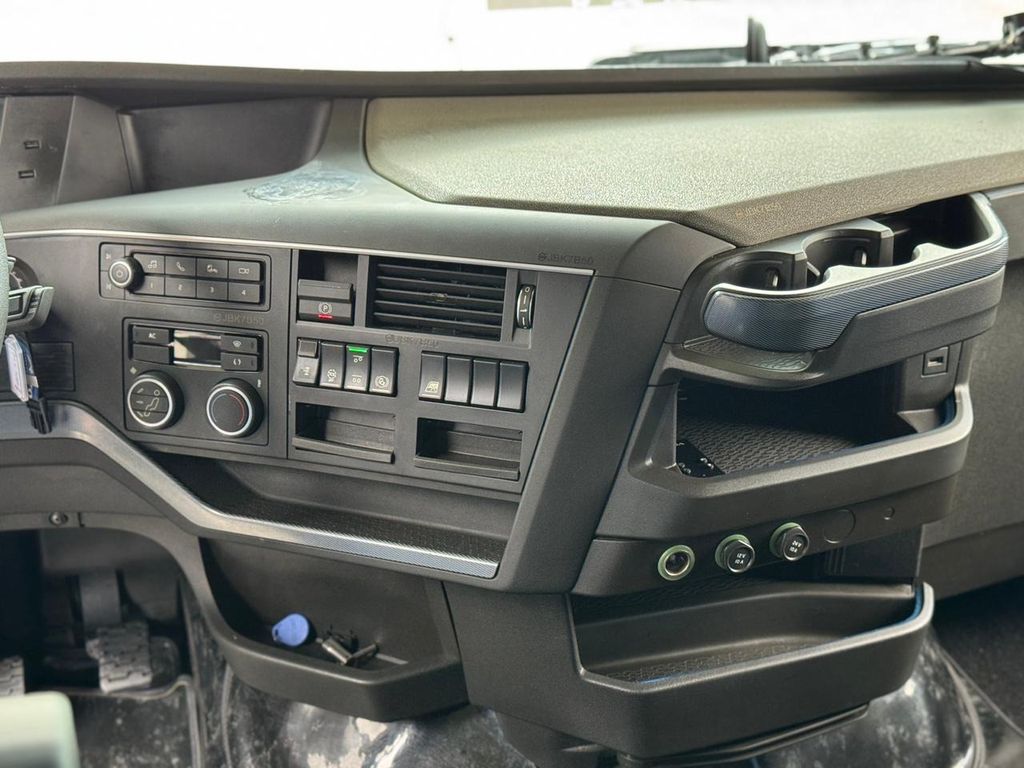 VOLVO FH-460 GLOBETROTTER – 6×2 de TB Trucks Caminhões no Paraná