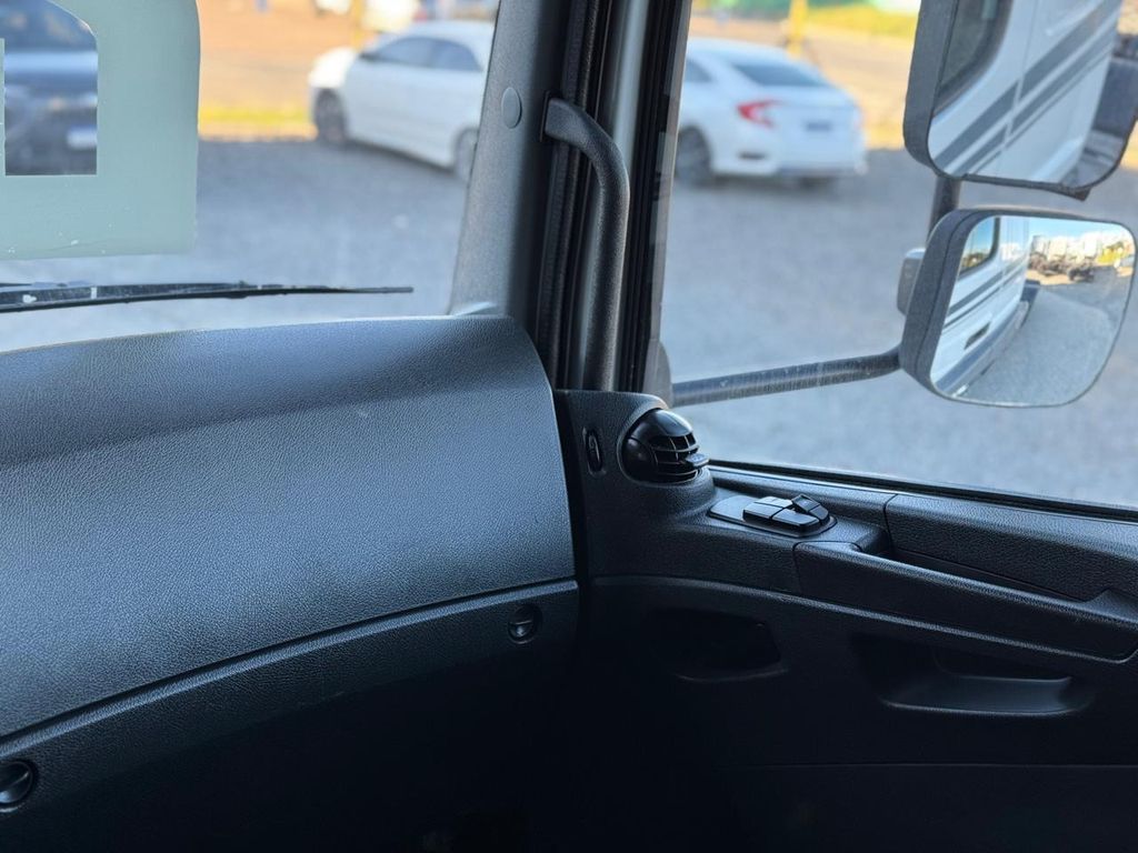MERCEDES-BENZ Axor 2544 – 6×2 de TB Trucks Caminhões no Paraná