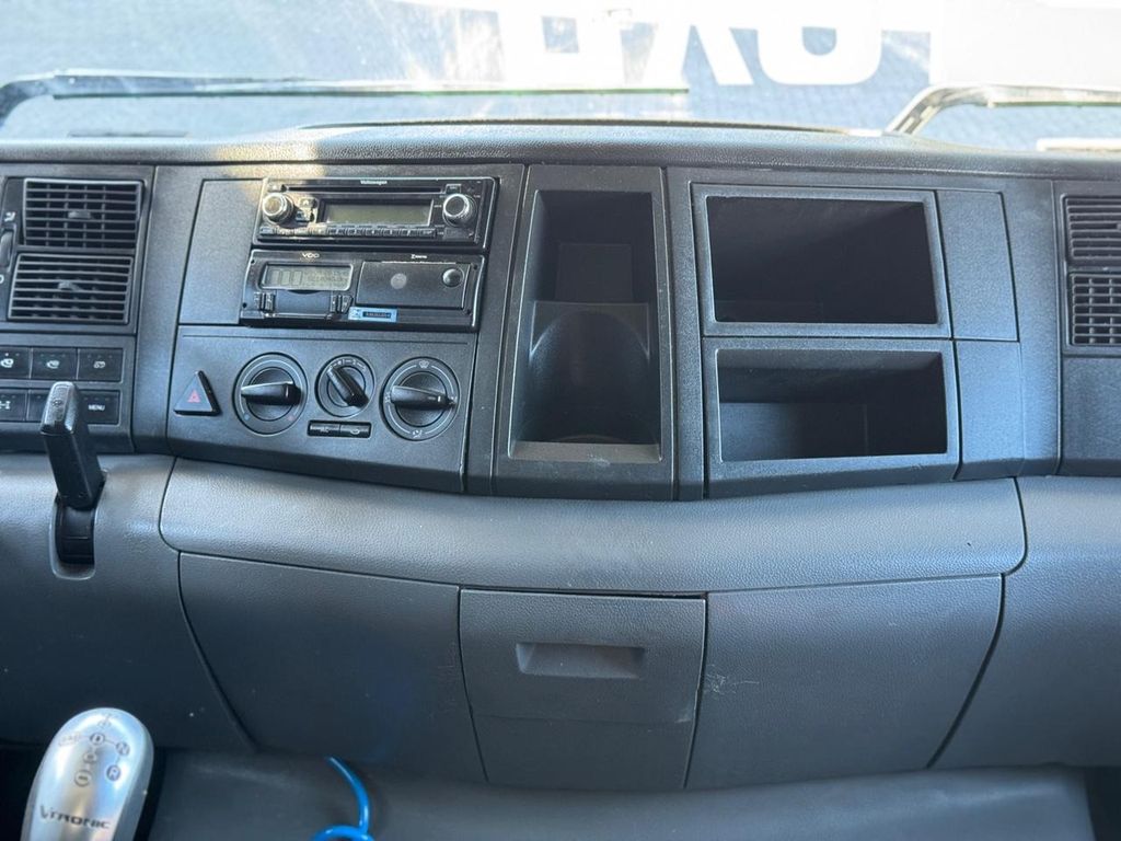 VOLKSWAGEN 25.360 Constellation – 6×2 de TB Trucks Caminhões no Paraná