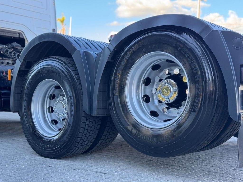 MERCEDES-BENZ Axor 2544 – 6×2 de TB Trucks Caminhões no Paraná