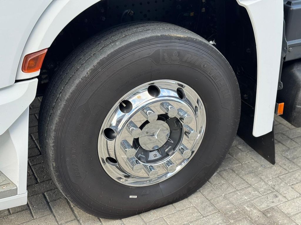 MERCEDES-BENZ Actros 2651 – 6×4 – C/ Retarder de TB Trucks Caminhões no Paraná