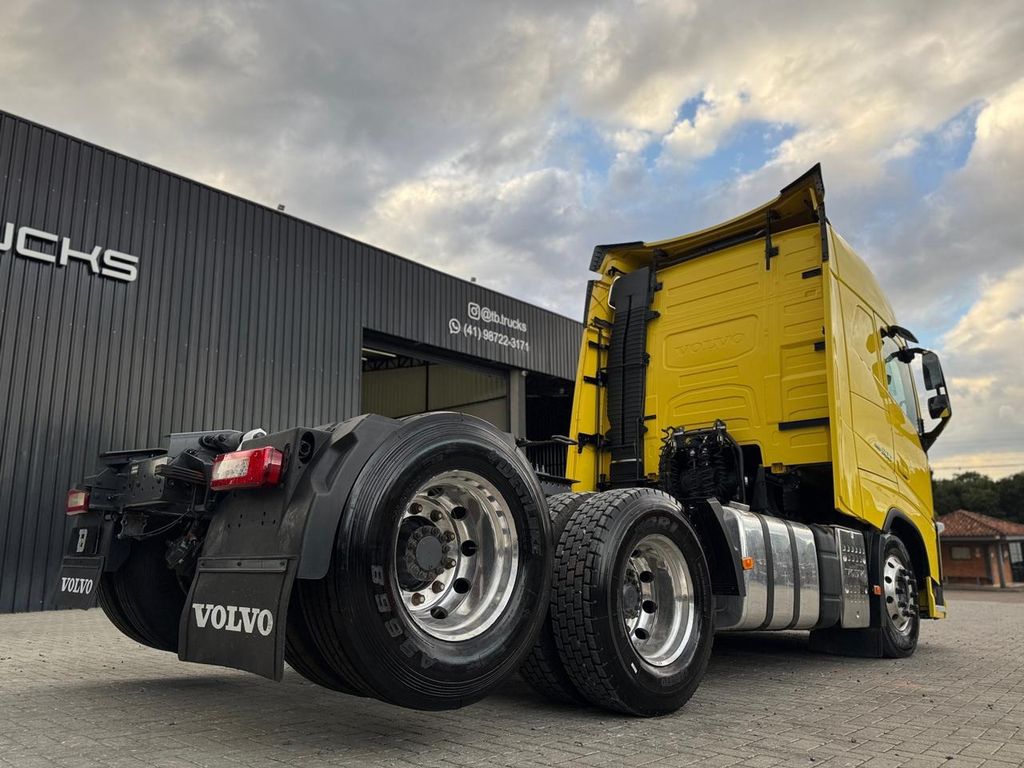 VOLVO FH-500 – 6×2 de TB Trucks Caminhões no Paraná