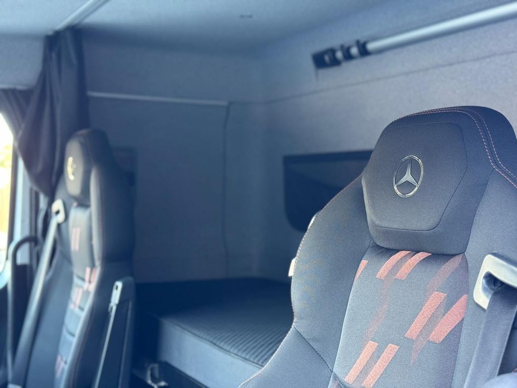 MERCEDES-BENZ Axor 2544 – 6×2 de TB Trucks Caminhões no Paraná