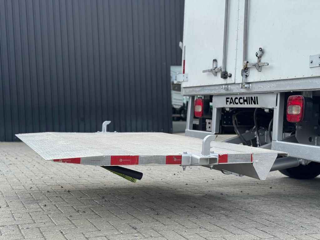 VOLKSWAGEN Delivery Express – 3/4 de TB Trucks Caminhões no Paraná