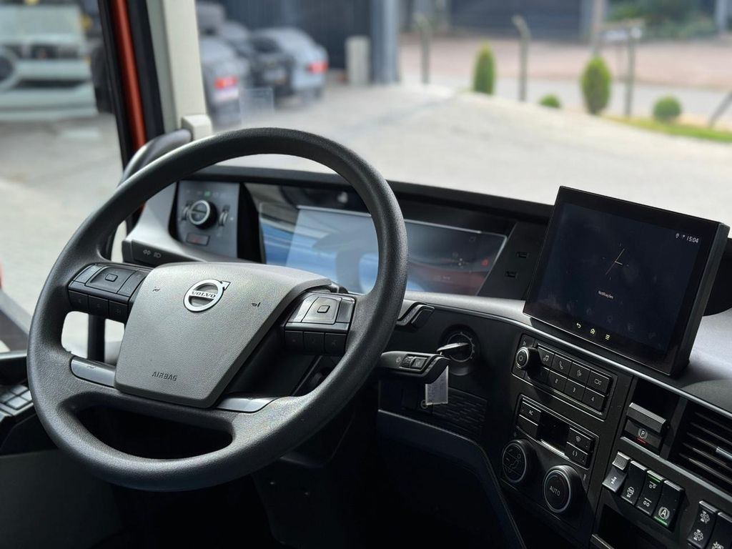 VOLVO FH-460 GLOBETROTTER – 6X2 de TB Trucks Caminhões no Paraná