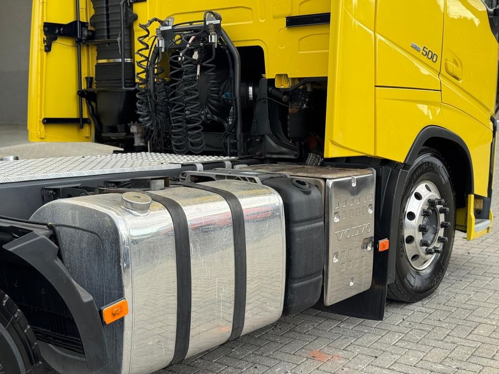 VOLVO FH-500 – 6×2 de TB Trucks Caminhões no Paraná