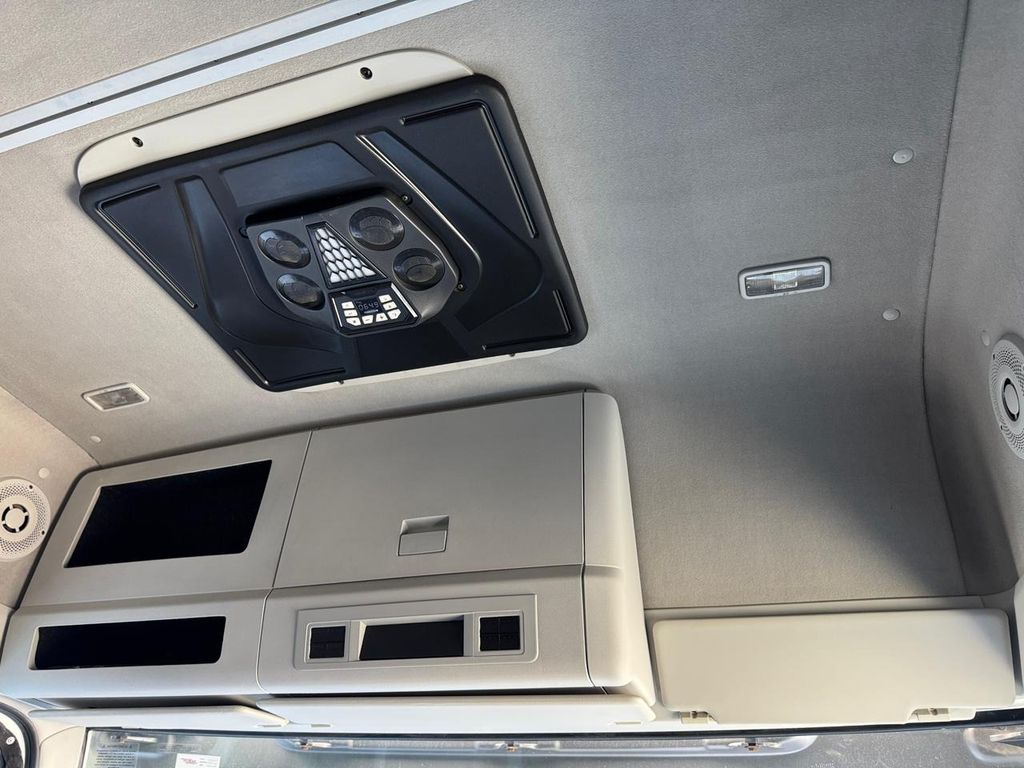 VOLKSWAGEN 25.360 Constellation – 6×2 de TB Trucks Caminhões no Paraná