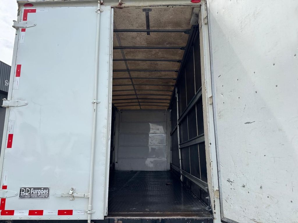 VOLKSWAGEN Delivery 9-170 – 4×2 de TB Trucks Caminhões no Paraná