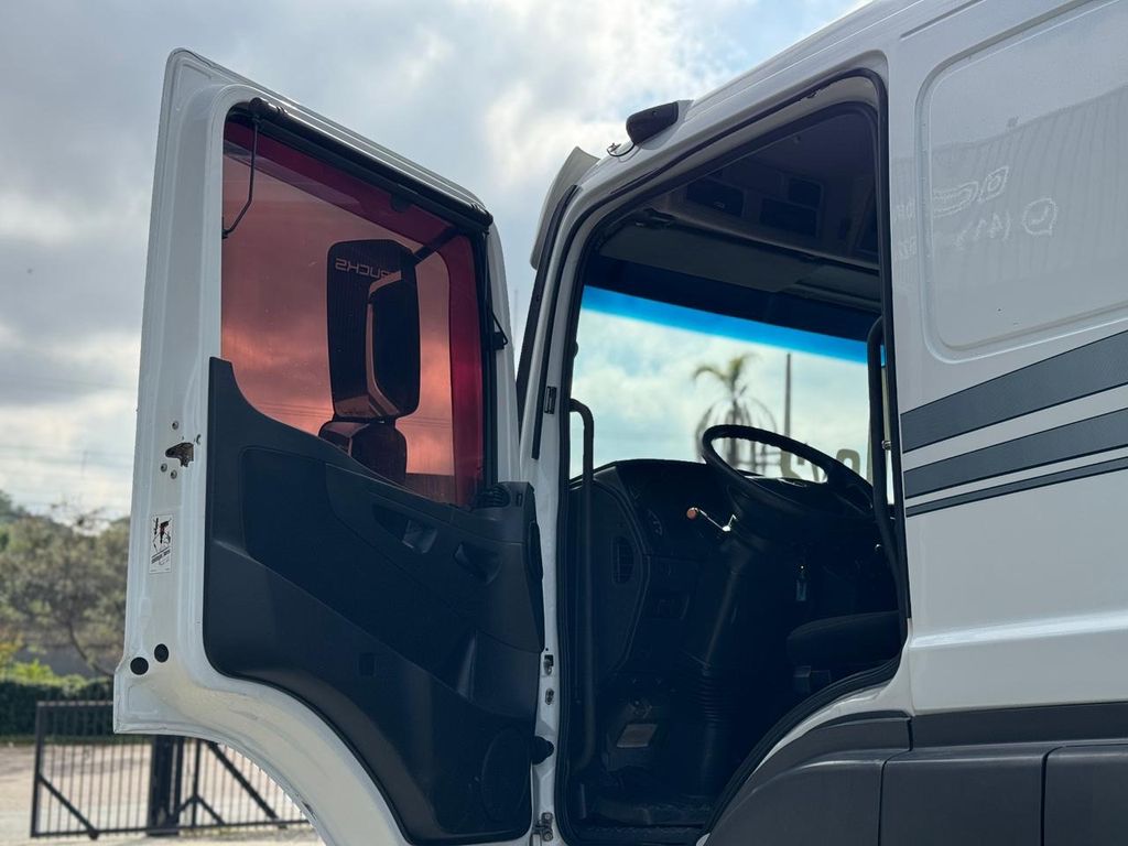 MERCEDES-BENZ Axor 2544 – 6×2 de TB Trucks Caminhões no Paraná