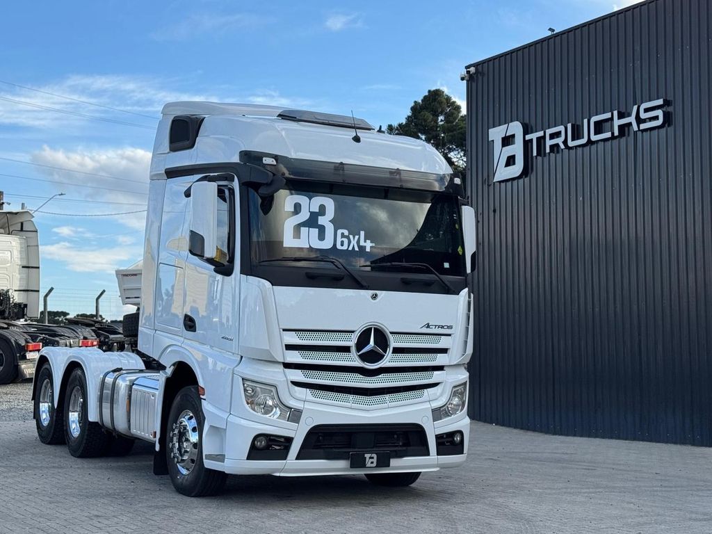 MERCEDES-BENZ Actros 2651 – 6×4 – C/ Retarder de TB Trucks Caminhões no Paraná
