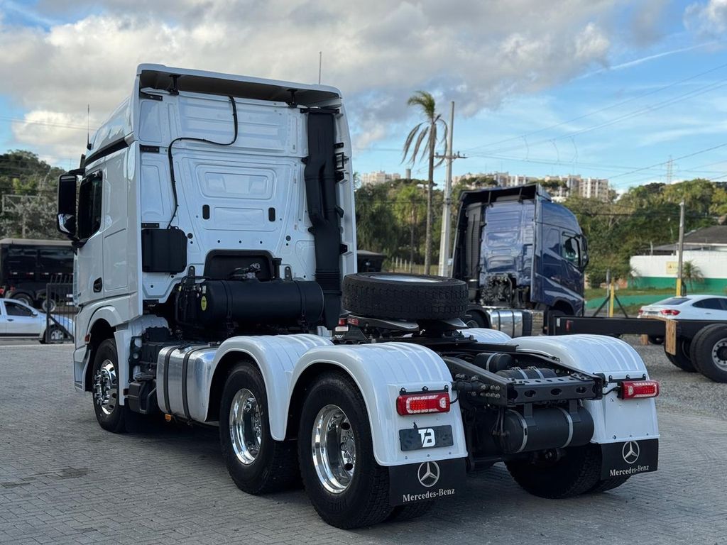 MERCEDES-BENZ Actros 2651 – 6×4 – C/ Retarder de TB Trucks Caminhões no Paraná