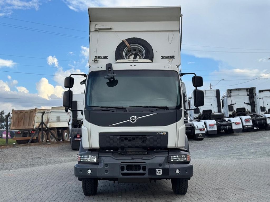 VOLVO VMX 290 – 6×4 de TB Trucks Caminhões no Paraná